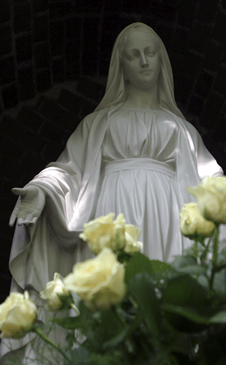 Sculpture of Mary